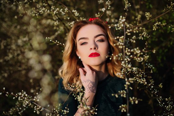 What's the Best Way to Style a Cashmere Wrap Dress for a Cozy, Yet Business-Ready Appearance?